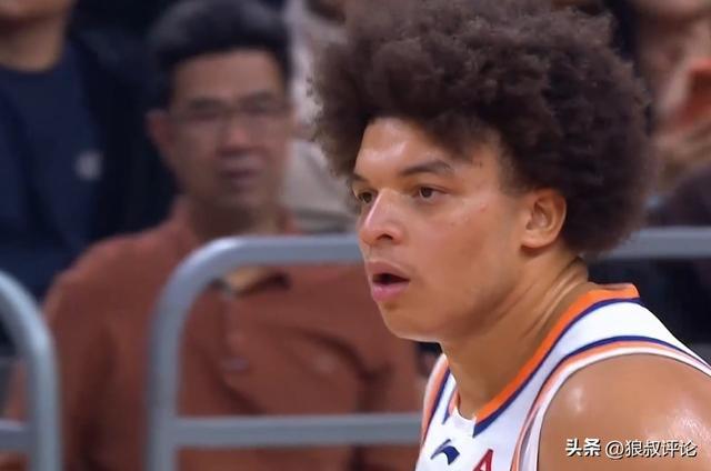 杜锋：大家不能看到对方没报名后面又报名了 就觉得好像可以随便打