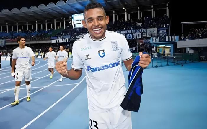 LOL总决赛-王大雷社媒久违发声做出重要决定！鲁能球迷纷纷点赞，引发热议