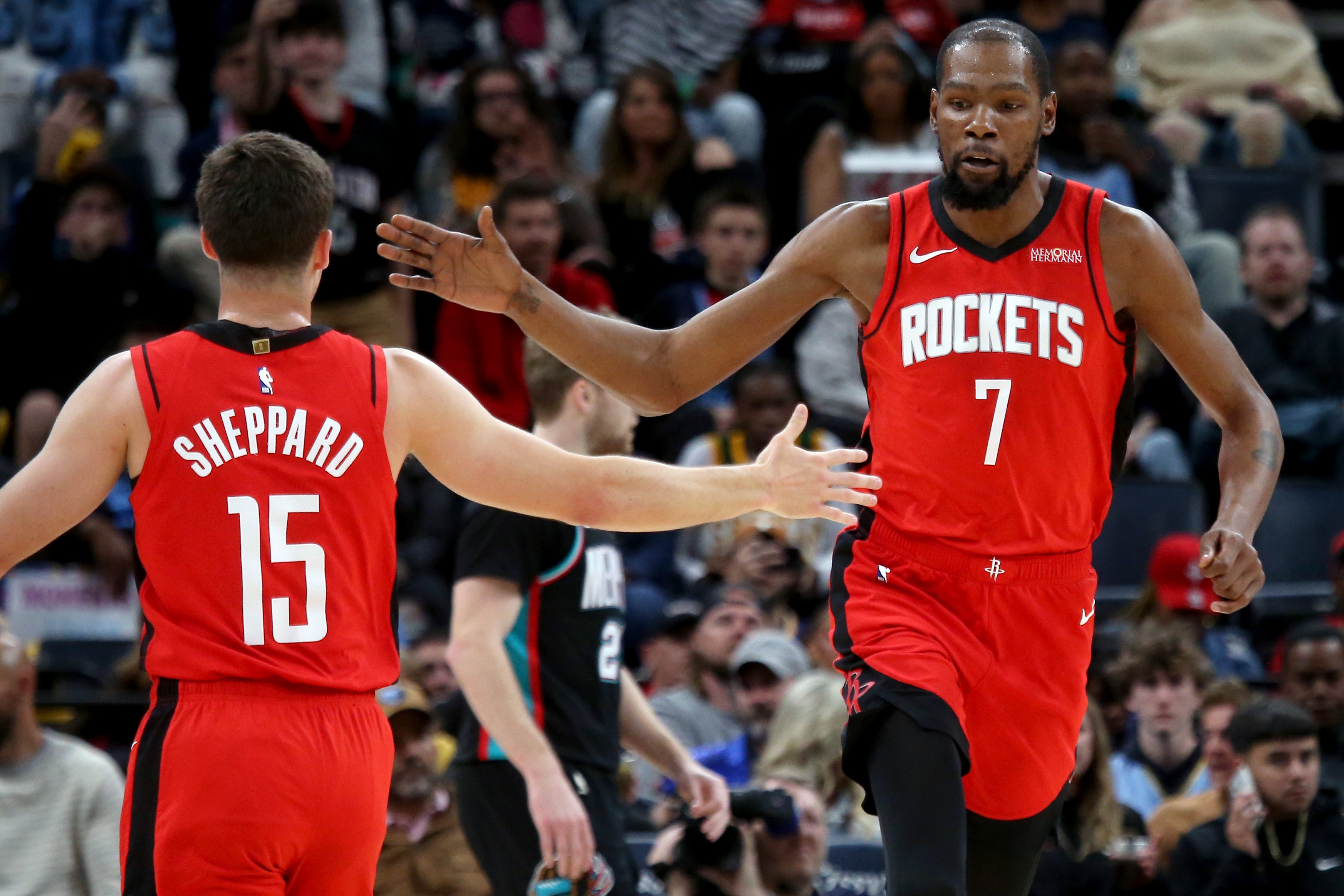 LOL总决赛-NBA彩经：马刺大胜勇士 火箭击退雄鹿 爵士不敌掘金 绿军灭热火